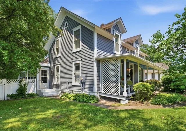 3rd image of 413 E 1St St, New Richmond, WI 54017 | MLS# 7091771