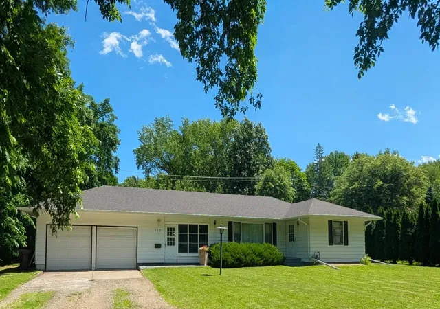 Photo 3 of Single family home for sale at 112 S 12th Street, Montevideo, MN 56265 | MLS# 7091772 | Listing updated on 2026-09-12