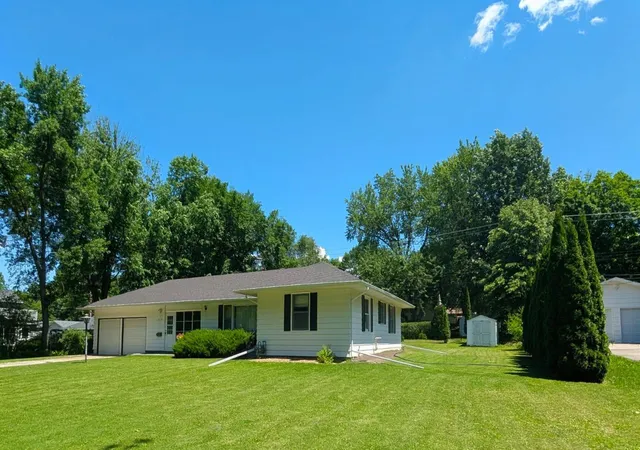 Homes for sale in Montevideo, MN | 112 S 12th St, Montevideo, MN 56265 | MLS# 7091772