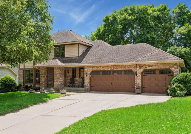 Homes for sale in Vadnais Heights, MN | 156 Red Oaks Dr, Vadnais Heights, MN 55127 | MLS# 7091807