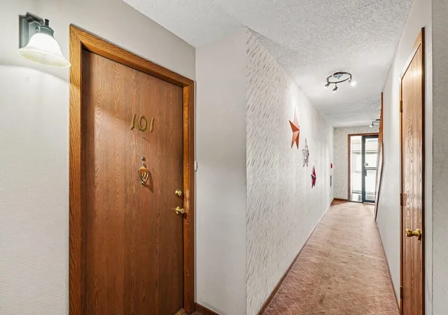 5th image of 210 Sargent Dr, Red Wing, MN 55066