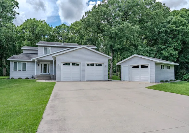 Photo 2 of Single family home for sale at 15174 Edgewood Rd, Little Falls, MN 56345 | MLS# 7091838 | Listing updated on 2026-09-21