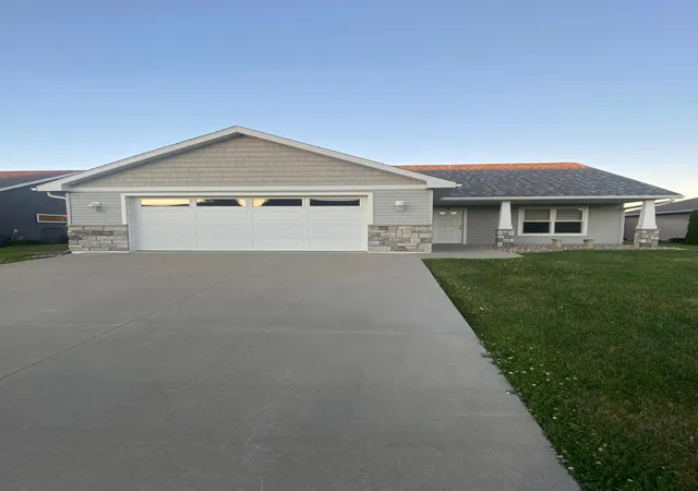 Homes for sale in Kasson, MN | 8 Abbey Ln, Kasson, MN 55944 | MLS# 7091857