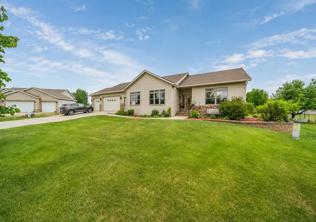 Photo 1 of Single family home for sale at 969 32nd Street S, Moorhead, MN 56560 | MLS# 7091881 | Listing updated on 2026-08-22