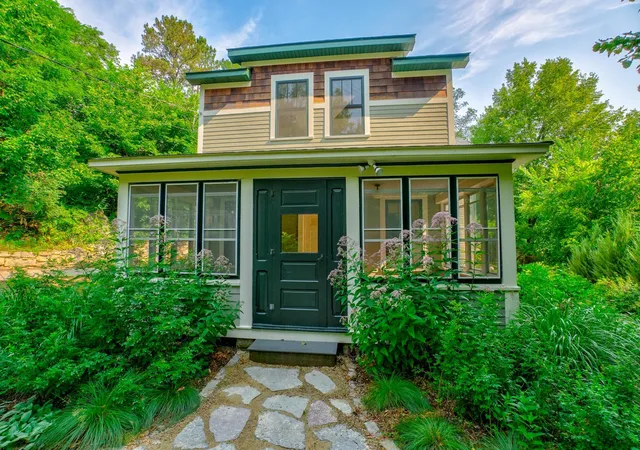Photo 1 of Single family home for sale at 1401 Broadway St N, Stillwater, MN 55082 | MLS# 7091903 | Listing updated on 2026-09-22