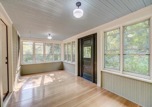 Photo 3 of Single family home for sale at 1401 Broadway St N, Stillwater, MN 55082 | MLS# 7091903 | Listing updated on 2026-09-22