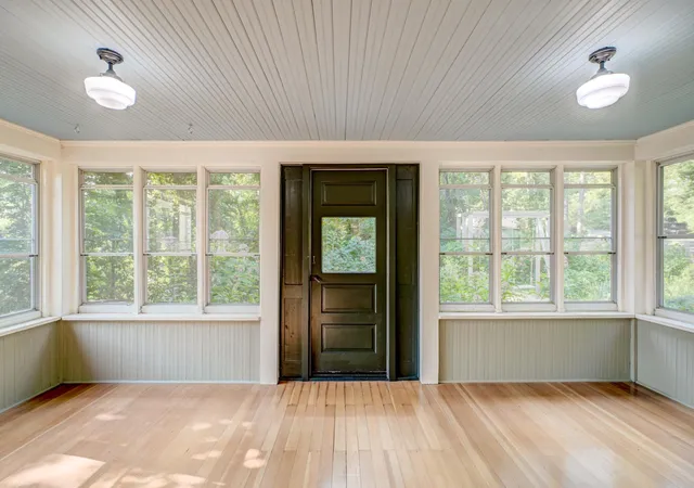 Photo 3 of Single family home for sale at 1401 Broadway St N, Stillwater, MN 55082 | MLS# 7091903 | Listing updated on 2026-09-22