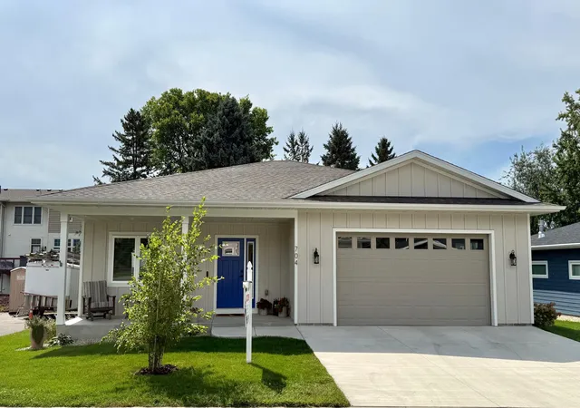 Photo 1 of Single family home for sale at 704 Maple Pl, Northfield, MN 55057 | MLS# 7091920 | Listing updated on 2026-09-04