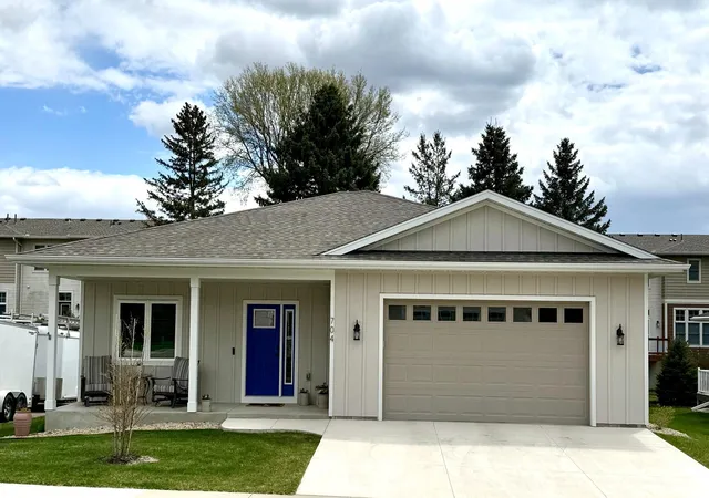 2nd image of 704 Maple Pl, Northfield, MN 55057 | MLS# 7091920