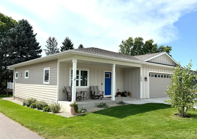 Photo 2 of Single family home for sale at 704 Maple Pl, Northfield, MN 55057 | MLS# 7091920 | Listing updated on 2026-09-04