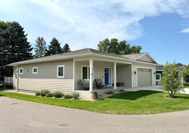 Photo 4 of Single family home for sale at 704 Maple Pl, Northfield, MN 55057 | MLS# 7091920 | Listing updated on 2026-10-08