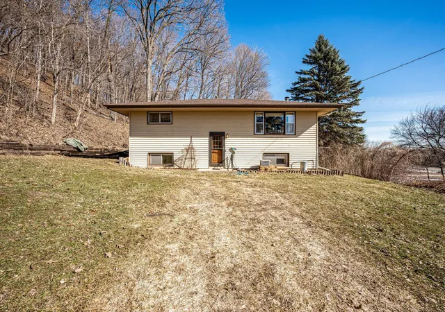 Homes for sale in Saint Peter, MN | 48050 Old River Bluff Rd, Saint Peter, MN 56082 | MLS# 7091921