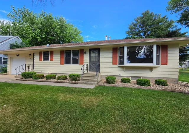 1st image of 2202 Windsor Rd, Albert Lea, MN 56007 | MLS# 7091949