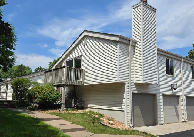Photo 2 of Sale Pending at 361 Elan Ct, Saint Paul, MN 55125 | MLS# 7091953 | Listing updated on 2026-08-22
