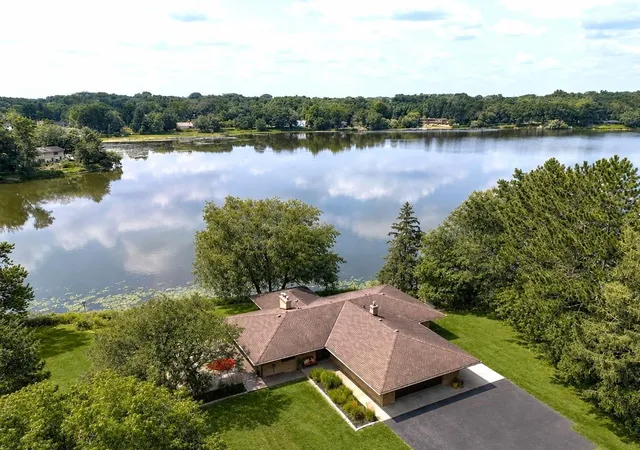 Photo 2 of Sale Pending at 19 Dove Ln, Saint Paul, MN 55127 | MLS# 7091984 | Listing updated on 2026-10-07