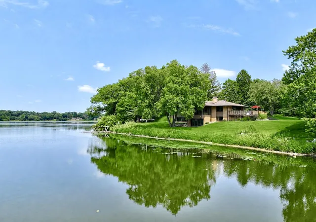 Photo 3 of Sale Pending at 19 Dove Ln, Saint Paul, MN 55127 | MLS# 7091984 | Listing updated on 2026-10-07