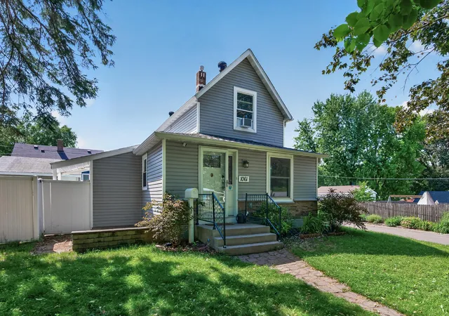 Homes for sale in West Saint Paul, MN | 1061 Ohio St, West Saint Paul, MN 55118 | MLS# 7092008
