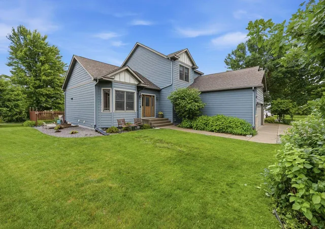 2nd image of 1124 Garden Brook Dr, Sauk Rapids, MN 56379 | MLS# 7092037
