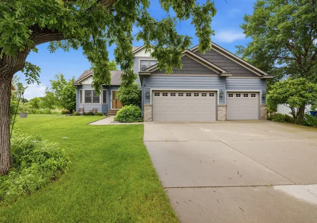3rd image of 1124 Garden Brook Dr, Sauk Rapids, MN 56379 | MLS# 7092037