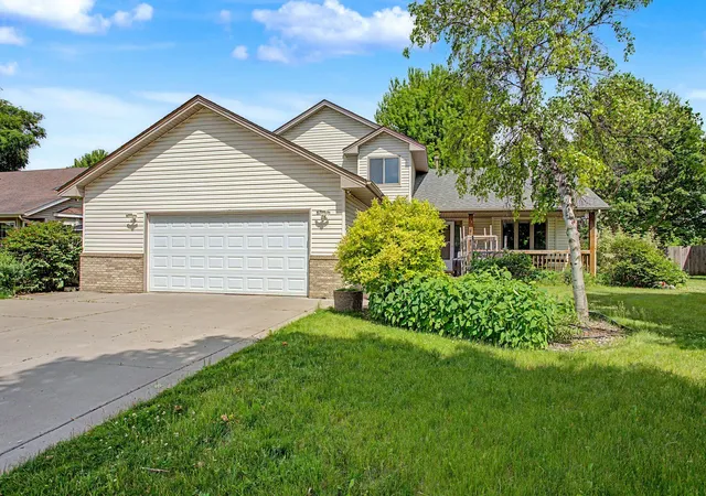 1st image of 412 2nd St Nw, Saint Michael, MN 55376 | MLS# 7092054