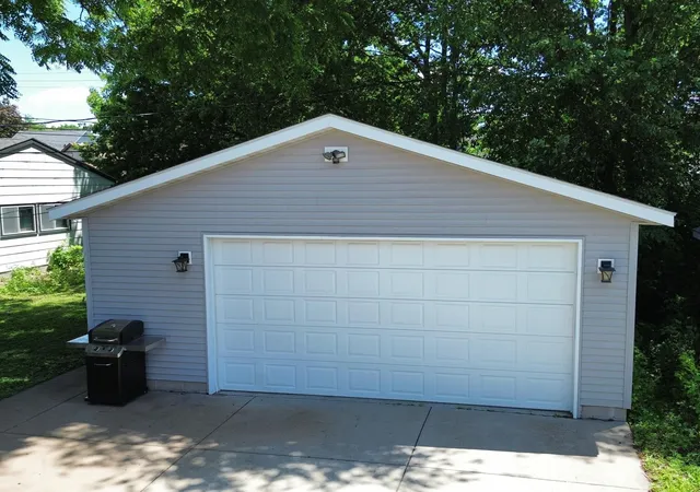 2nd image of 618 Sioux St, Winona, MN 55987 | MLS# 7092137