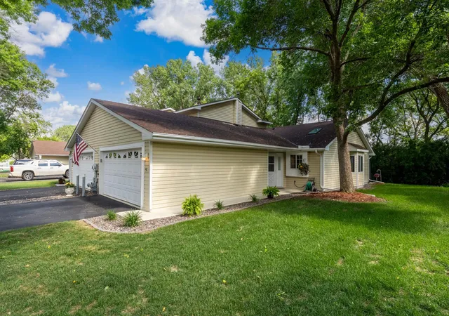 Homes for sale in Anoka, MN | 1402 Cleveland St, Anoka, MN 55303 | MLS# 7092141