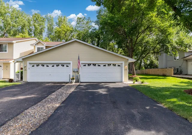 Homes for sale in Anoka, MN | 1402 Cleveland St, Anoka, MN 55303 | MLS# 7092141