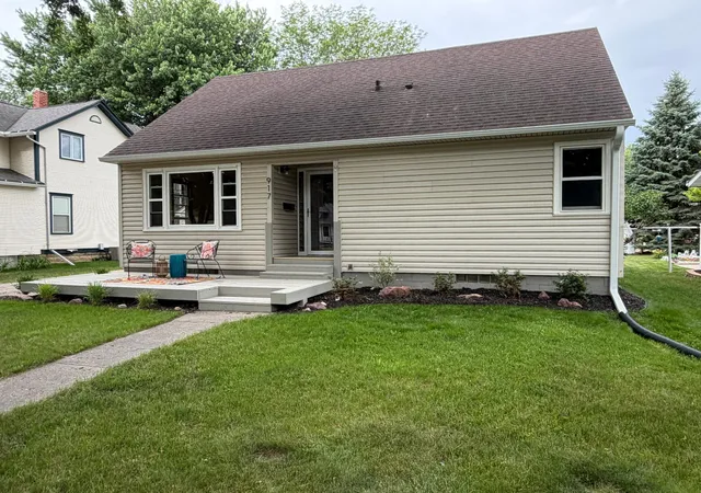 Homes for sale in Luverne, MN | 917 N Mckenzie St, Luverne, MN 56156 | MLS# 7092175