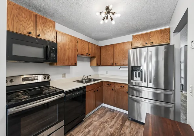 Photo 3 of Single family home for sale at 4464 Mccoll Dr, Savage, MN 55378 | MLS# 7092197 | Listing updated on 2026-09-25