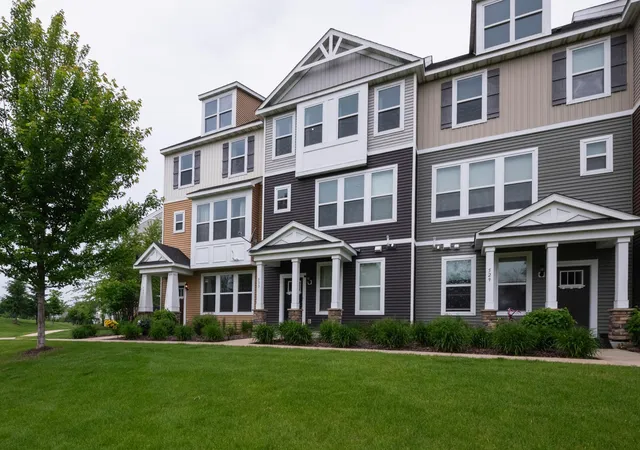 2nd image of 533 Satori Wy, Chaska, MN 55318 | MLS# 7092230