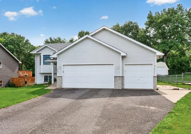 Homes for sale in Isanti, MN | 1002 3rd Ave Sw, Isanti, MN 55040 | MLS# 7092236