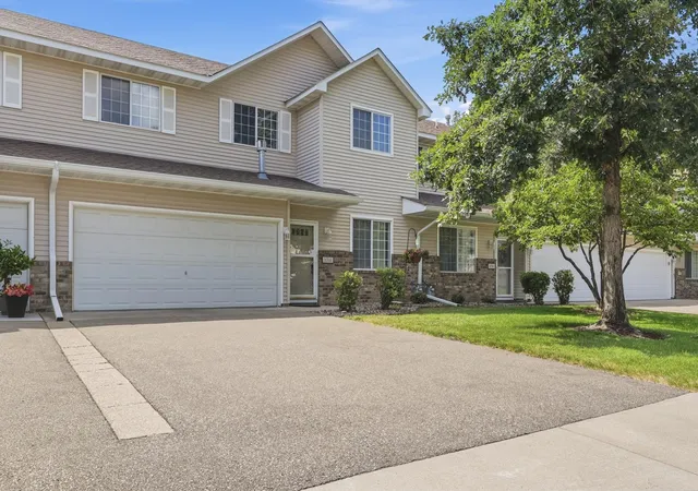Photo 2 of Single family home for sale at 3176 Juniper Ln #E, Saint Paul, MN 55125 | MLS# 7092240 | Listing updated on 2026-09-13