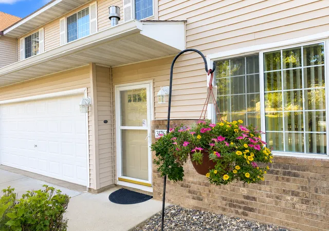 Photo 3 of Single family home for sale at 3176 Juniper Ln #E, Saint Paul, MN 55125 | MLS# 7092240 | Listing updated on 2026-09-13
