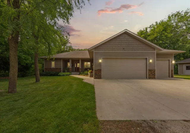 Homes for sale in Ellendale, MN | 10060 Sw 82nd Ave, Ellendale, MN 56026 | MLS# 7092241