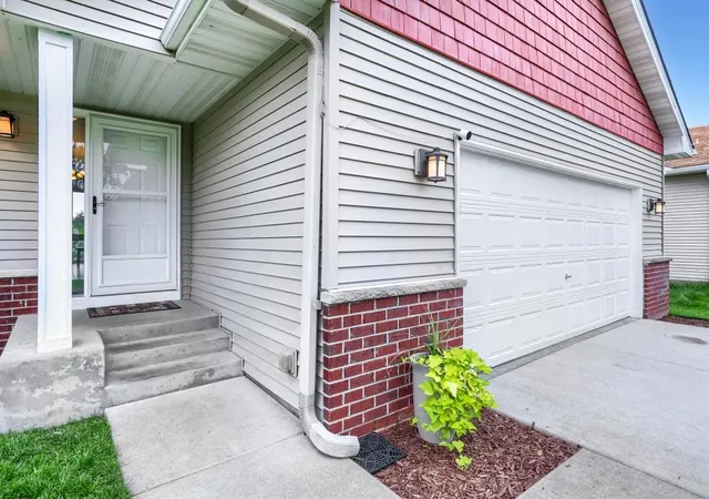 Photo 3 of Single family home for sale at 749 Pleasant Ave, Saint Paul Park, MN 55071 | MLS# 7092255 | Listing updated on 2026-10-08