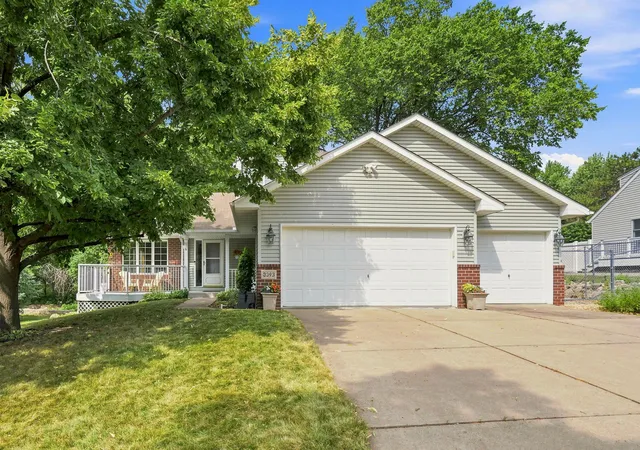 4th image of 3393 Owasso St, Saint Paul, MN 55126 | MLS# 7092269