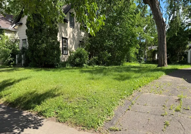 3rd image of 13xx Hewitt Ave, Saint Paul, MN 55104 | MLS# 7092273