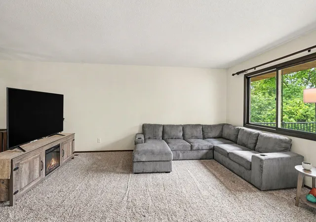 Homes for sale in Shoreview, MN | 4159 Sylvia Ct, Shoreview, MN 55126 | MLS# 7092288