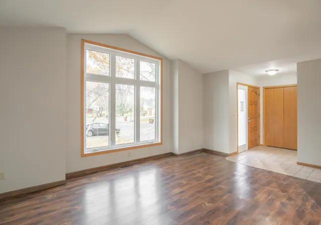 2nd image of 5245 Clayton Dr, Maple Plain, MN 55359 | MLS# 7092290