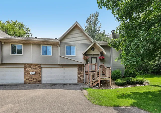 Homes for sale in Shoreview, MN | 173 Galtier Pl, Shoreview, MN 55126 | MLS# 7092318