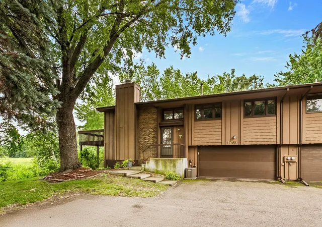 Homes for sale in White Bear Lake, MN | 1289 Bridle Path Ct, White Bear Lake, MN 55110 | MLS# 7092342