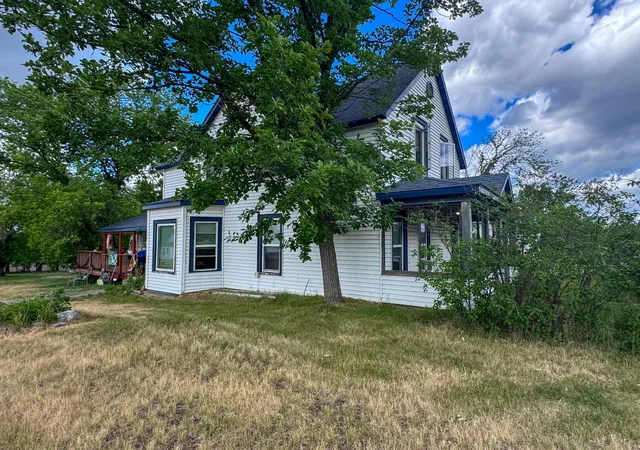 1st image of 601 Irvine Ave Nw, Bemidji, MN 56601 | MLS# 7092356