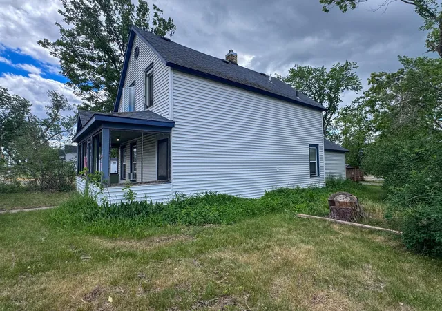 4th image of 601 Irvine Ave Nw, Bemidji, MN 56601 | MLS# 7092356