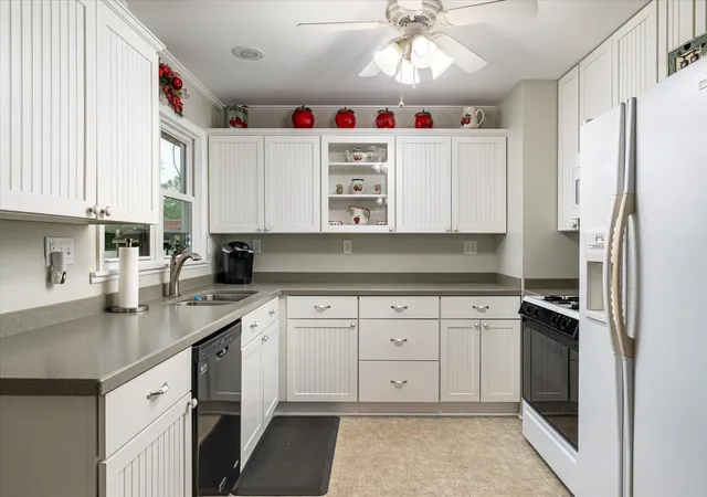 2nd image of 1003 S Elm St, La Crescent, MN 55947 | MLS# 7092371