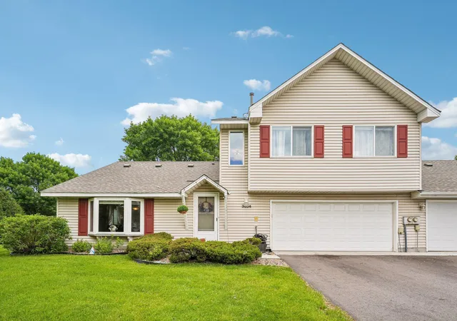 Homes for sale in Oakdale, MN | 3654 Gershwin Ln N, Oakdale, MN 55128 | MLS# 7092394