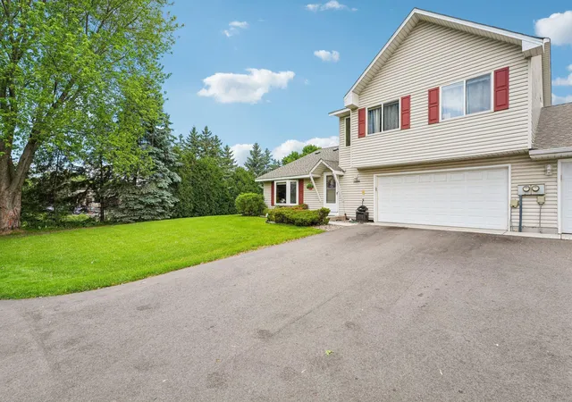 Photo 3 of Sale Pending at 3654 Gershwin Ln N, Saint Paul, MN 55128 | MLS# 7092394 | Listing updated on 2026-08-13