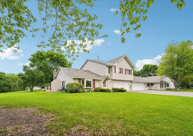 Photo 3 of Sale Pending at 3654 Gershwin Ln N, Saint Paul, MN 55128 | MLS# 7092394 | Listing updated on 2026-08-13