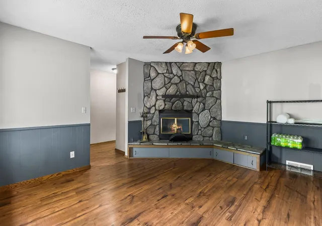 4th image of 1109 Jefferson Ave, Marshall, MN 56258 | MLS# 7092421