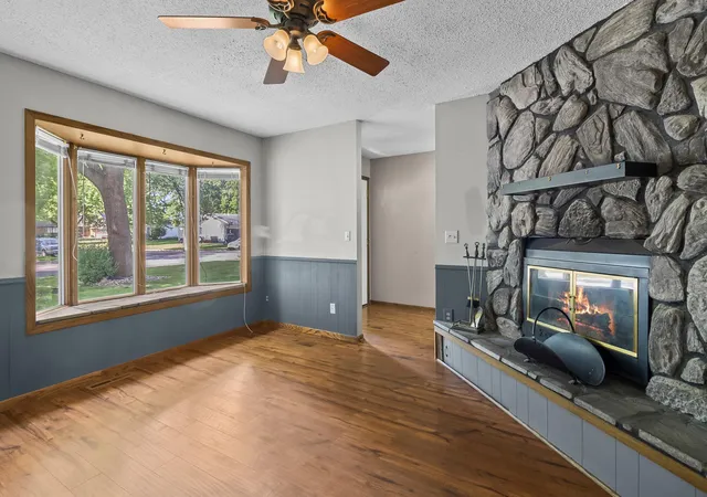 5th image of 1109 Jefferson Ave, Marshall, MN 56258 | MLS# 7092421