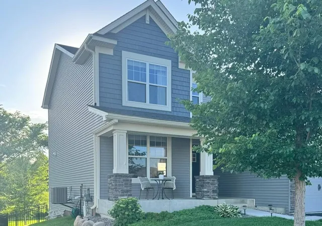 Photo 3 of Single family home for sale at 1562 Edgebrook Ln, Carver, MN 55315 | MLS# 7092496 | Listing updated on 2026-09-13
